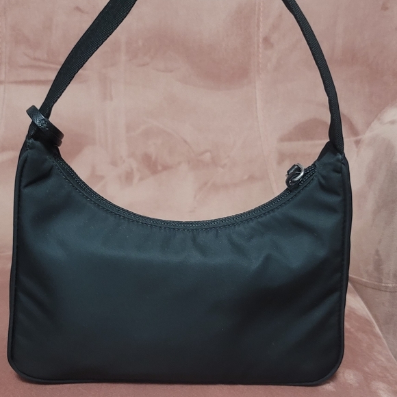 SOLD! Prada Re-Edition 2000 mini-bag - Picture 3 of 9